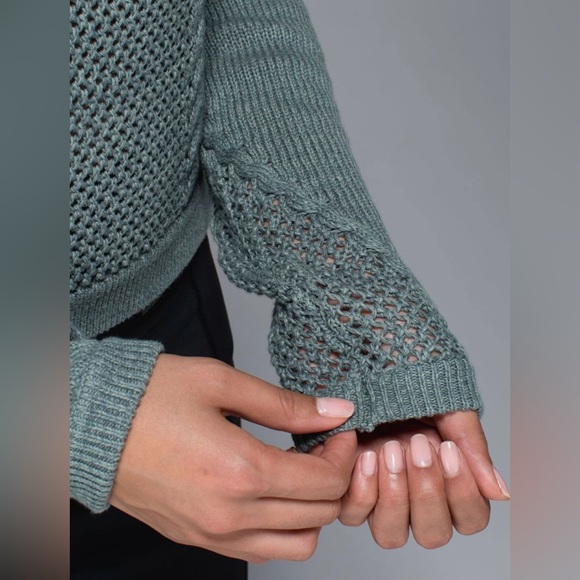 Lululemon Be Present Pullover Sweater Cropped Earl Grey - Picture 3 of 13